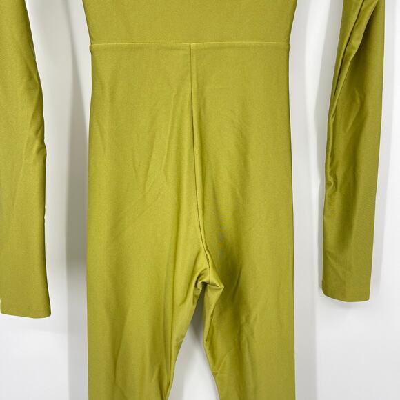 The Andamane | NWT Kendall Off Shoulder Capri Jumpsuit in Kiwi Lycra Catsuit XS - Picture 10 of 14